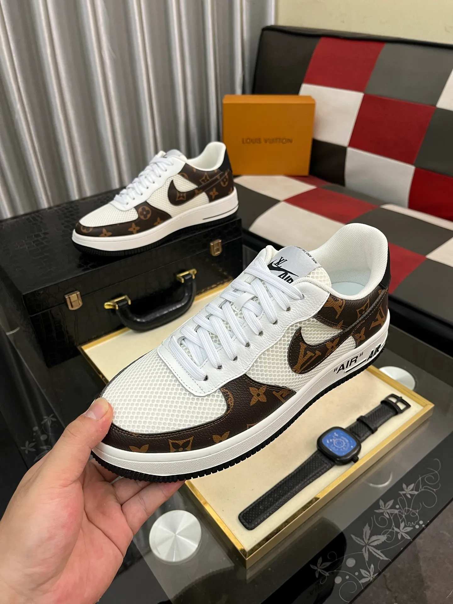 Men's shoes 💰440⌚️⌚️【LOUlS VUlTTON】Louis Vuitton ~ unique and casual style. LV counter purchasing 🏃casual shoes😍😍 are on sale at the men's counter at the same time. Italian imported brands select top-layer Italian cowhide. 🐑Sheepskin lining (refuses to discolor and grind feet) Sole: Original sole specially provided by the original factory 🎬Better in kind Code number: 38-443⃣️Color selection
